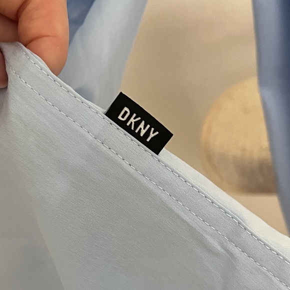 DKNY button down dress shirt in light blue | size M - Picture 10 of 10